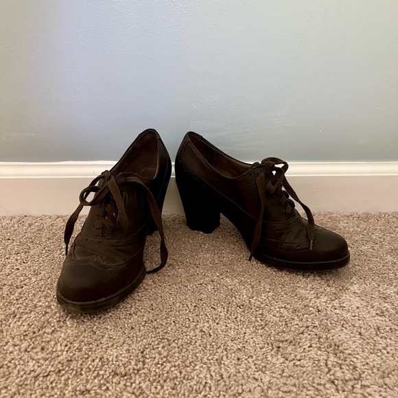 Natural Soul Shoes - EUC Natural Soul Brown Oxford Heels (7.5)